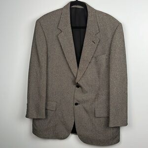 Arnold Brant Jacobson’s 100% cashmere men’s black and white sports coat